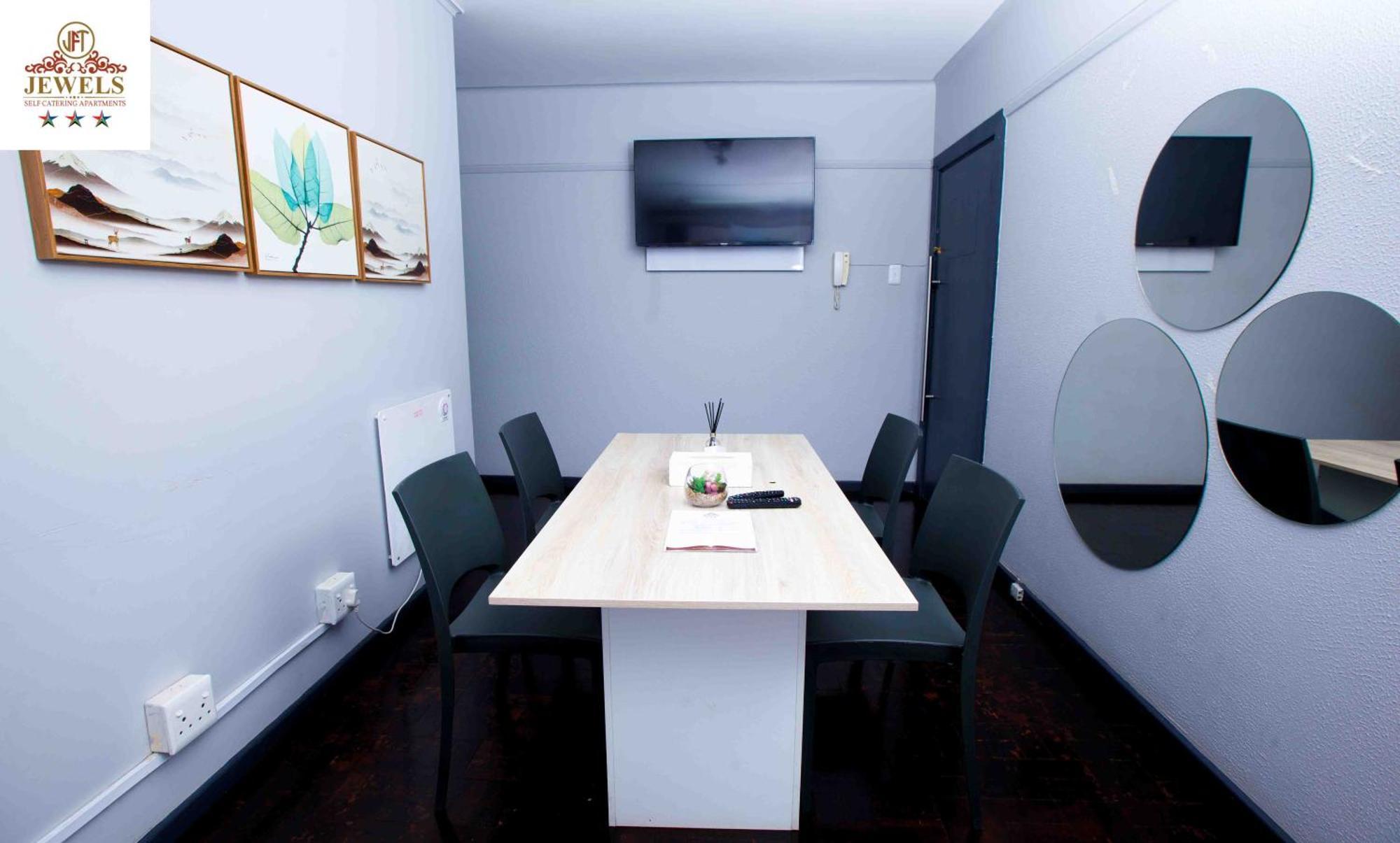 Jft Self Catering Units Bed & Breakfast East London Ngoại thất bức ảnh