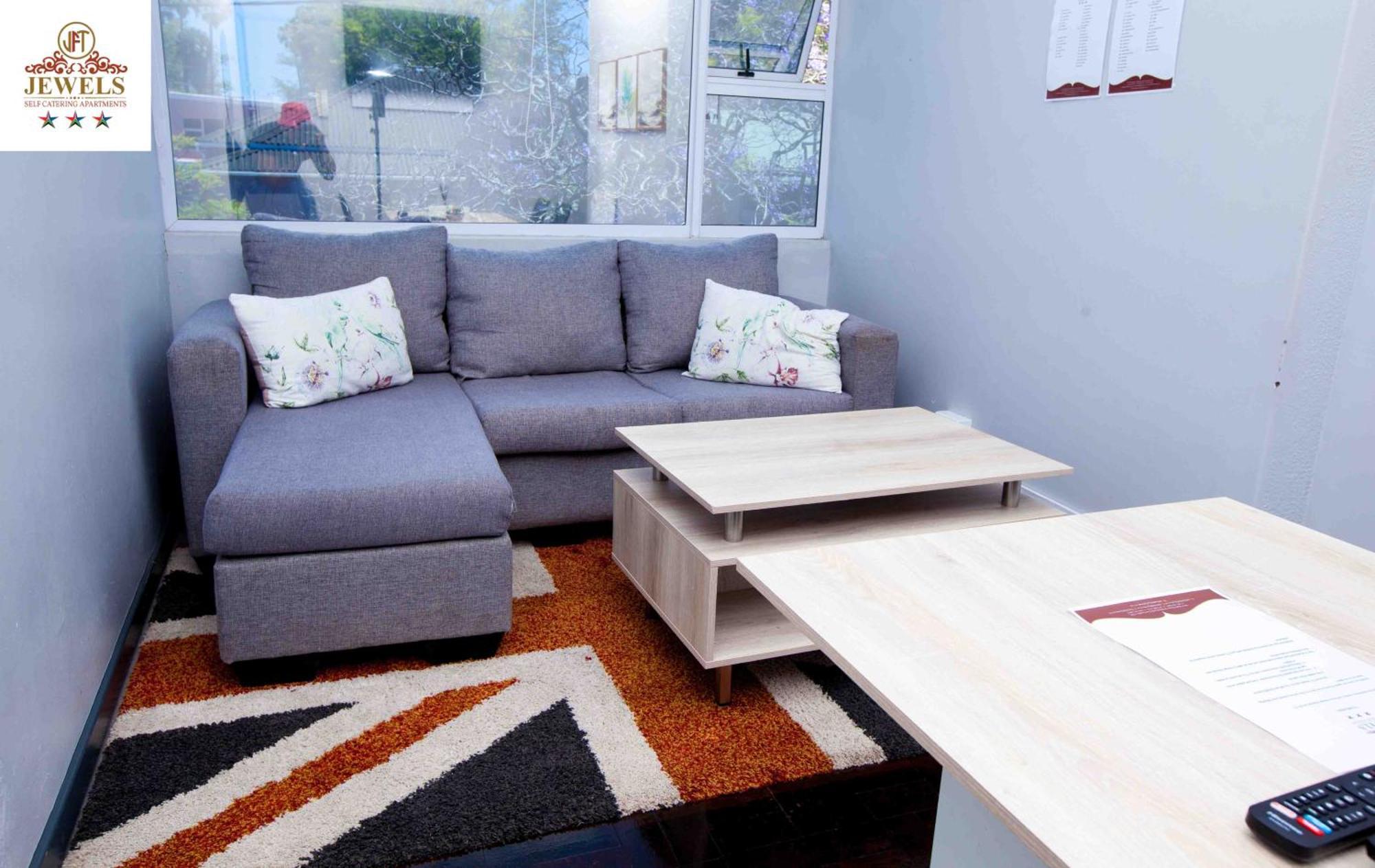 Jft Self Catering Units Bed & Breakfast East London Ngoại thất bức ảnh
