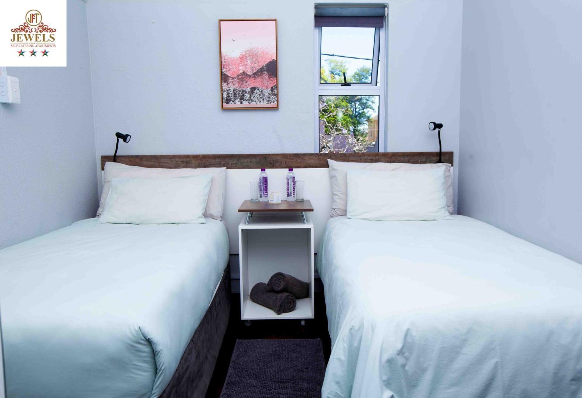 Jft Self Catering Units Bed & Breakfast East London Ngoại thất bức ảnh