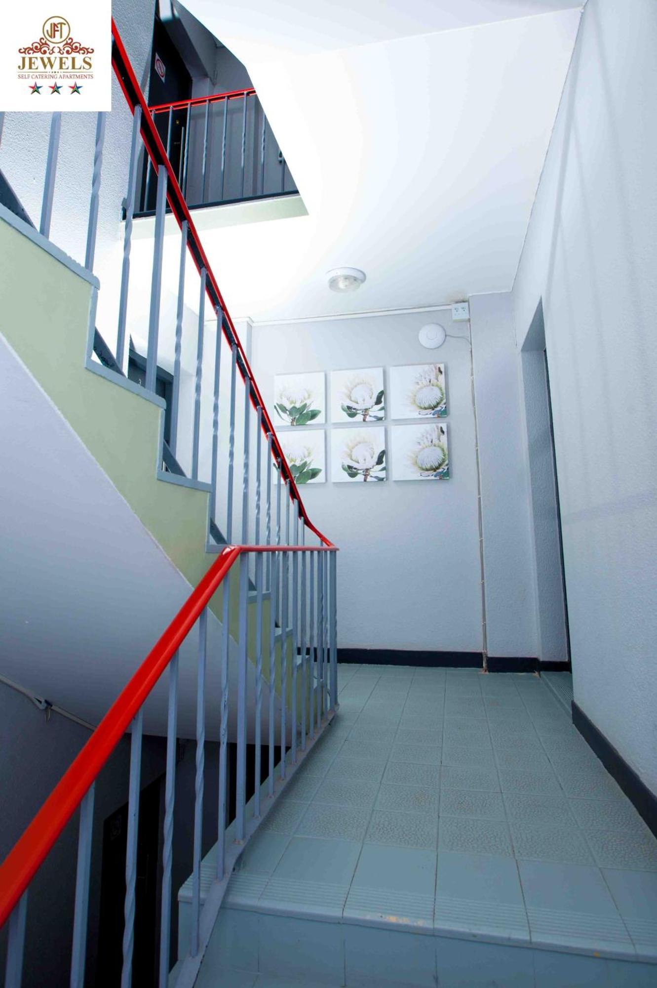 Jft Self Catering Units Bed & Breakfast East London Ngoại thất bức ảnh