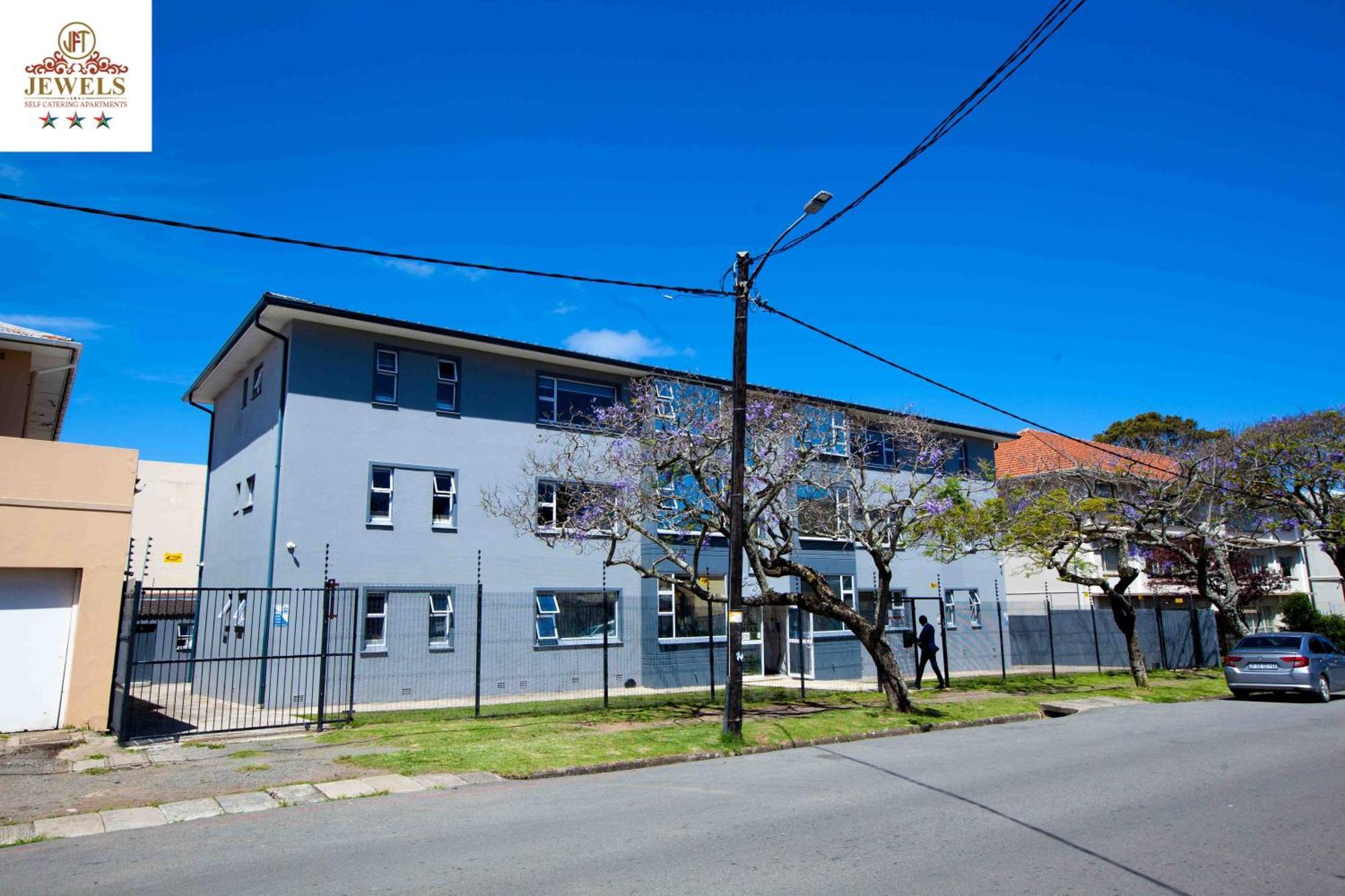 Jft Self Catering Units Bed & Breakfast East London Ngoại thất bức ảnh